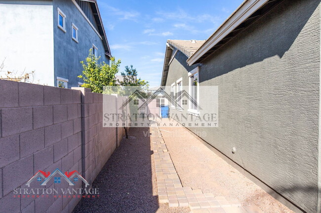 Building Photo - 7465 E Osage Ave