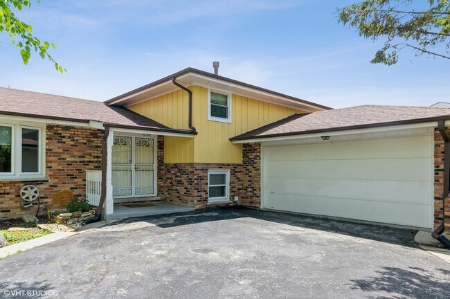 Building Photo - 13633 Cherry Ln