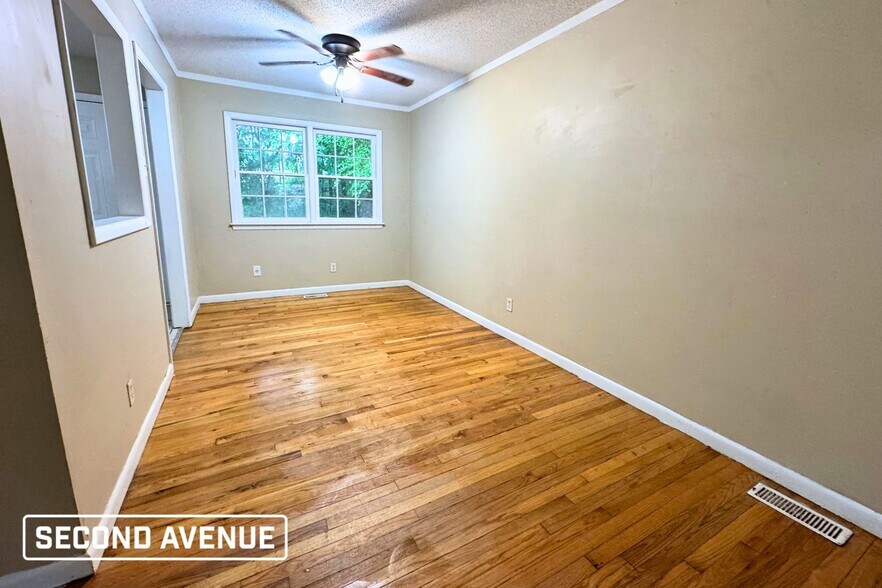 Building Photo - 305 Cedarwood St