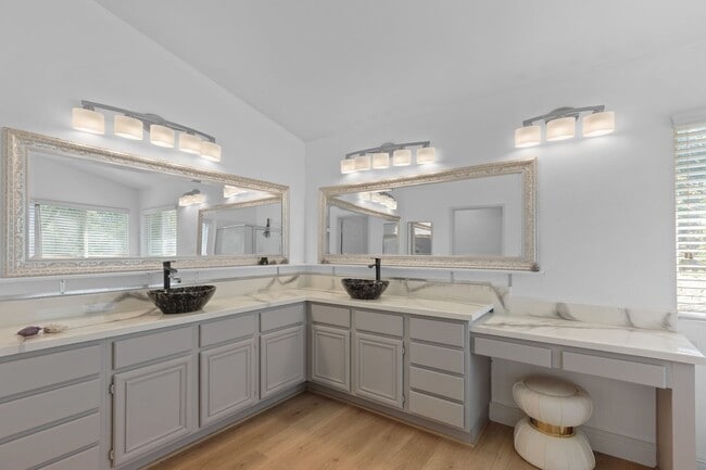 Building Photo - 26523 Starling Ct