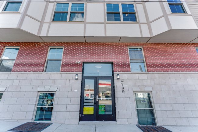 Building Photo - 4700 Chestnut St