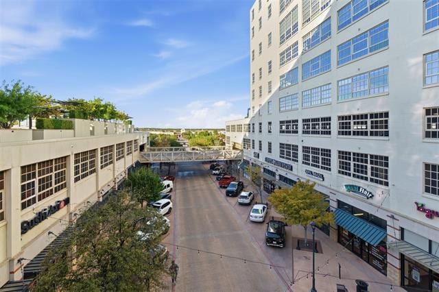 Building Photo - 2600 W 7th St