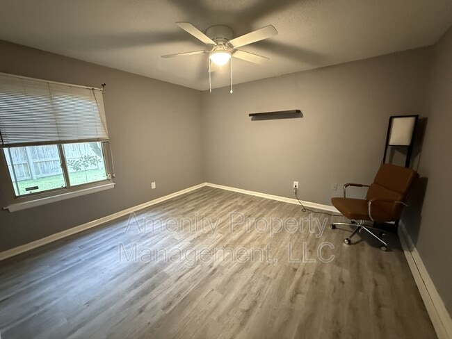 Building Photo - 749 Linden Ct