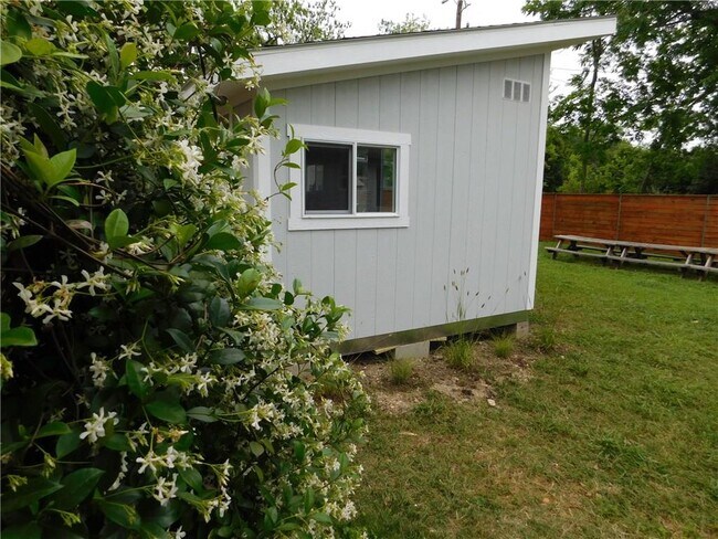 Building Photo - 304 Nelray Blvd