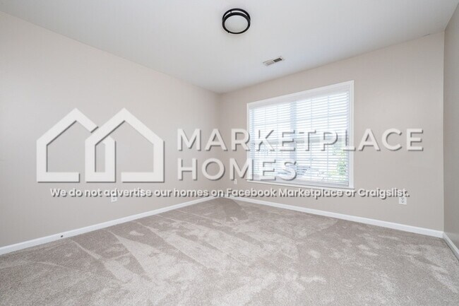 Building Photo - 102 Berwick Ct