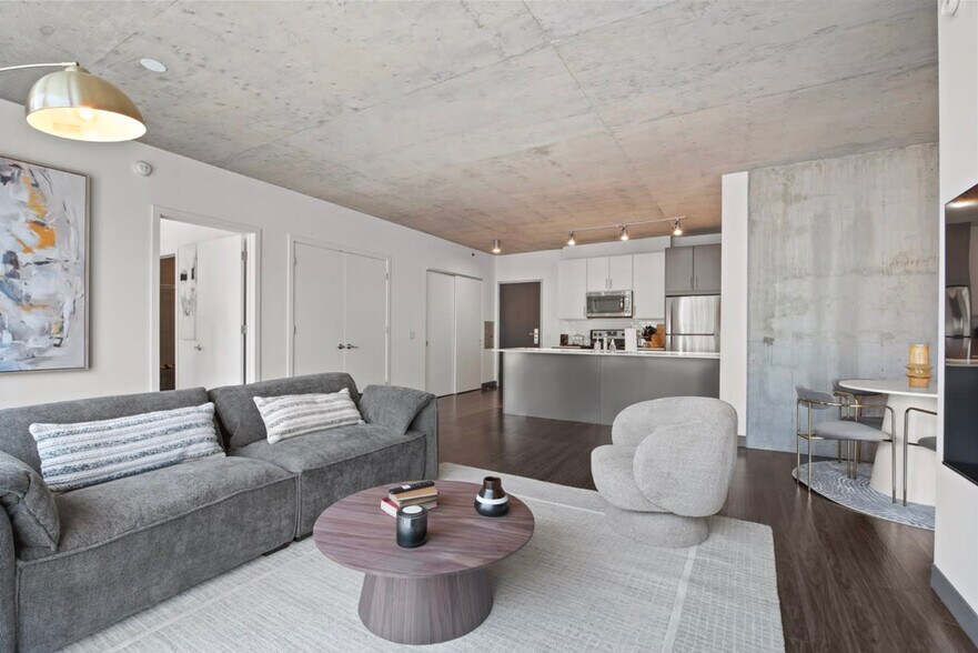 Building Photo - 236 W Lake St