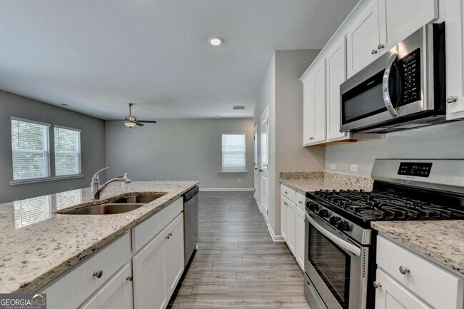 Building Photo - 125 Osprey Overlook Dr