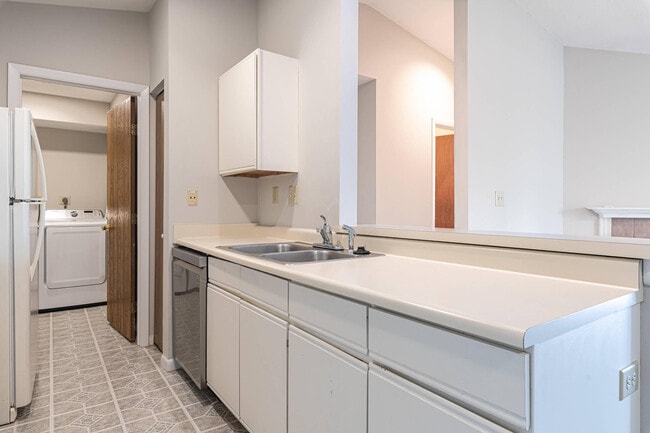 Building Photo - 1310 Hollow Run