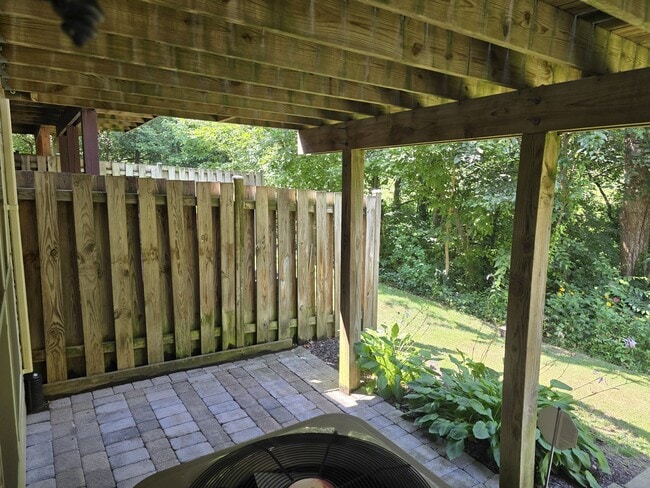Building Photo - 5586 Talbot Ct