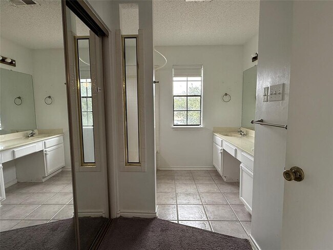 Building Photo - 2503 Autrey Dr