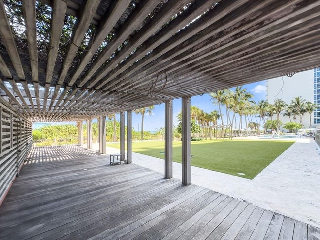 Building Photo - 6801 Collins Ave
