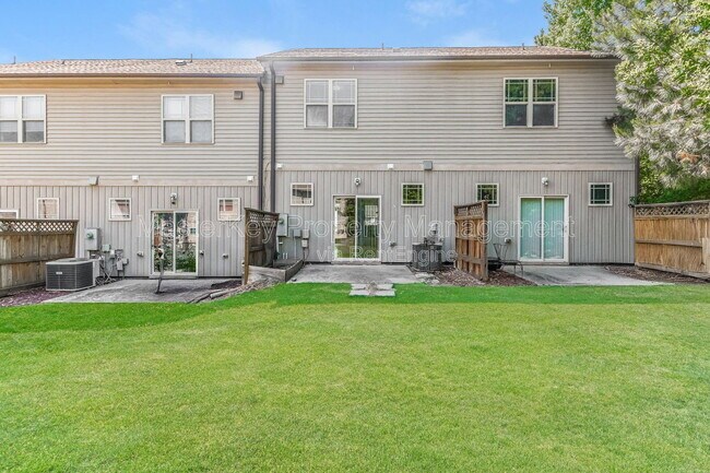 Building Photo - 2805 Piedmont River Way