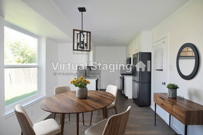 Building Photo - 132 Navajo Dr