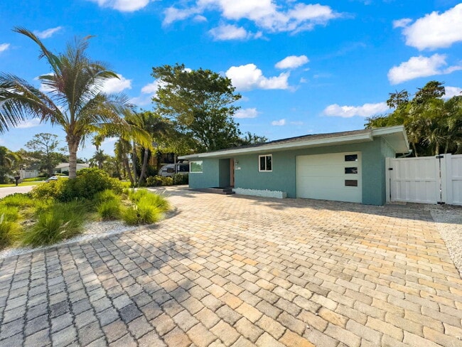 Building Photo - 200 176th Terrace E