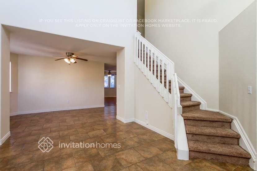 Building Photo - 4992 N Silverlace Dr