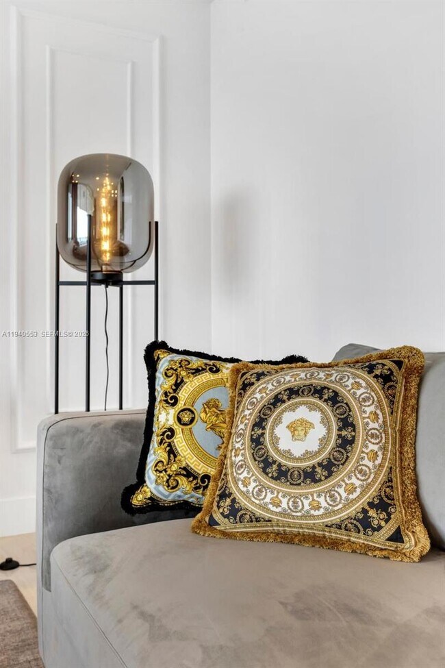 Building Photo - 881 Ocean Dr