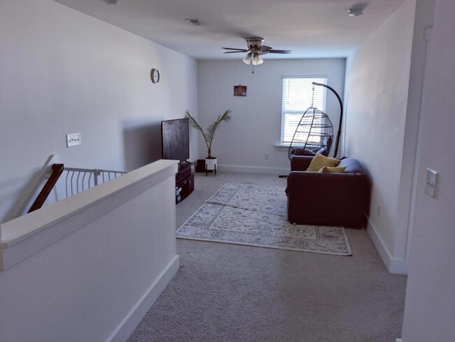 Building Photo - 472 Clark Creek Ln