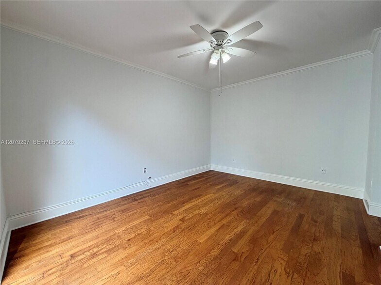 Building Photo - 1135 Cliffrose St