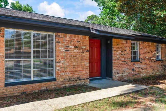 Building Photo - 1221 Albuquerque Cir
