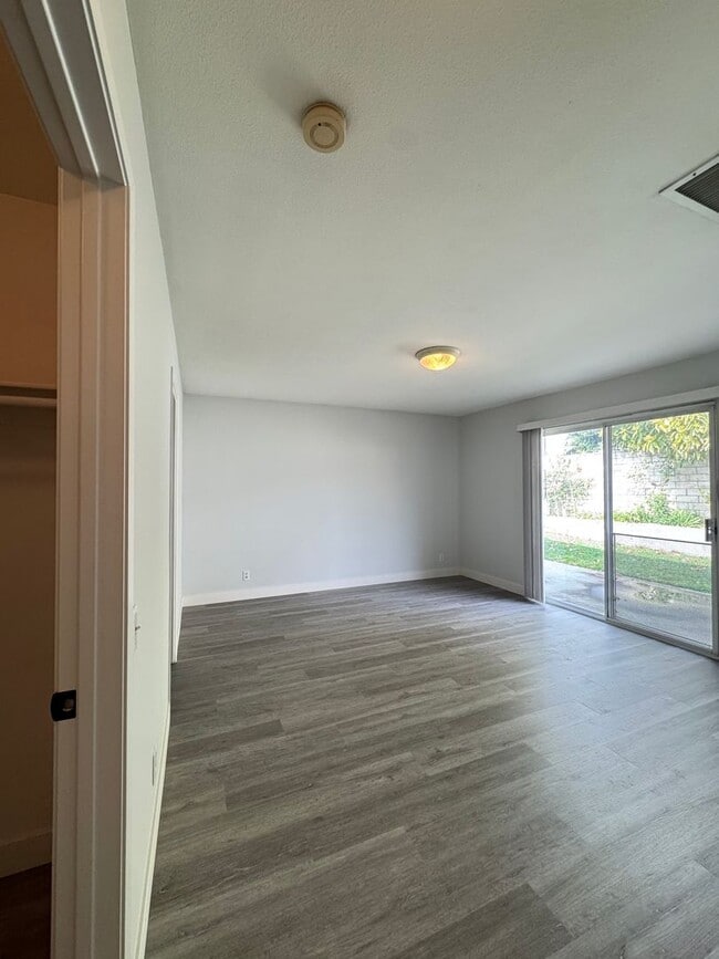 Building Photo - Welcome to Your New Home: Stunning Apartments in Monrovia