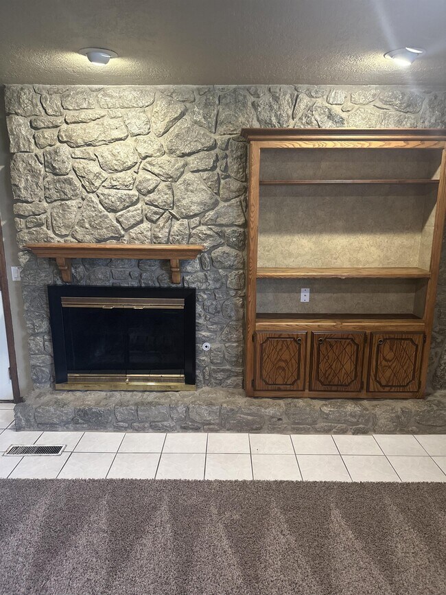 Building Photo - 3612 N Drexel Blvd