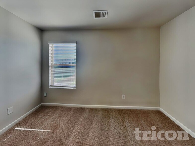 Building Photo - 1433 Veranda Ln