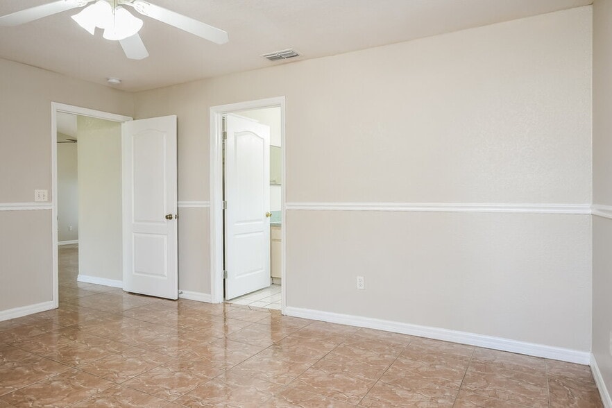 Building Photo - 711 Pelican Ct