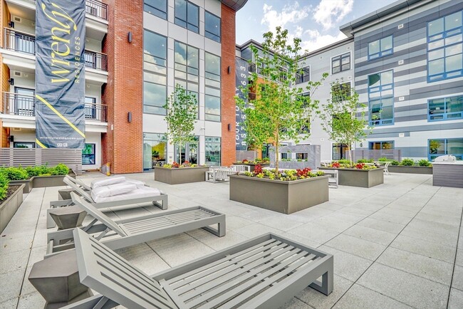 Building Photo - 62 Foundry St