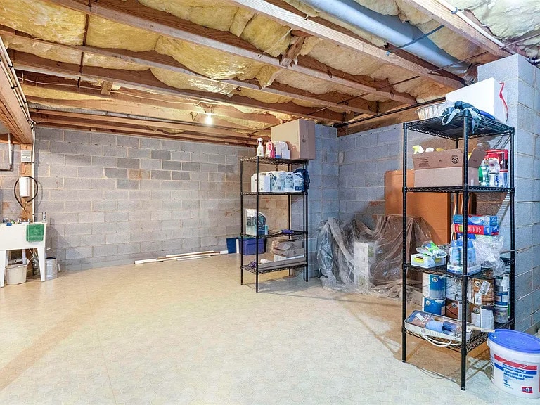 Building Photo - 1303 Branchlands Dr