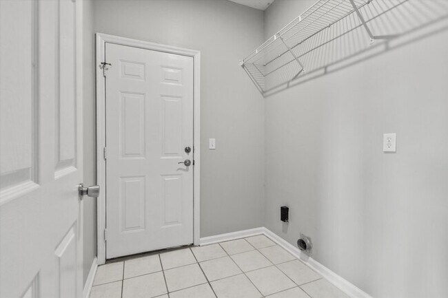 Building Photo - 300 Early Harvest Ct