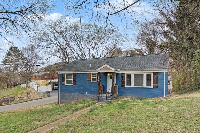 Building Photo - Four Bedroom Ranch with Finished Basement in Clarksville!