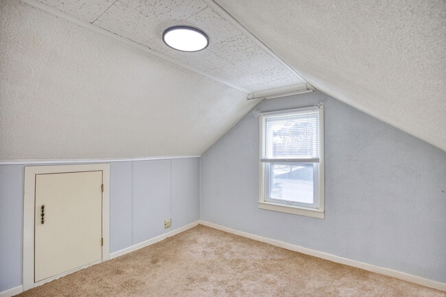 Building Photo - 2423 Shafer St