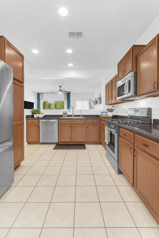 Building Photo - Stunning Single-Level Rental In The Highly Sought-After Anthem at Merrill Ranch!