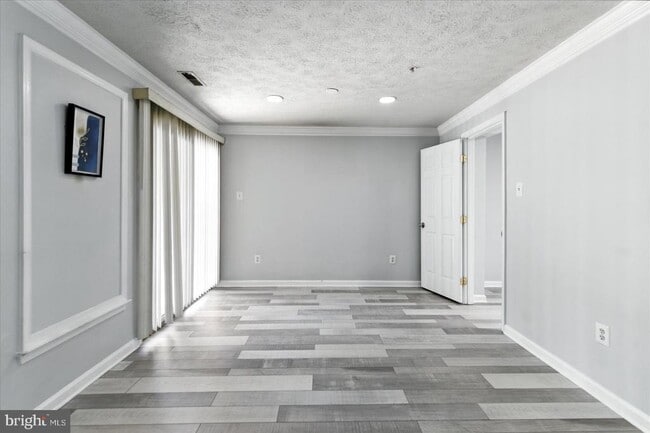 Building Photo - 1065 Jeanett Way