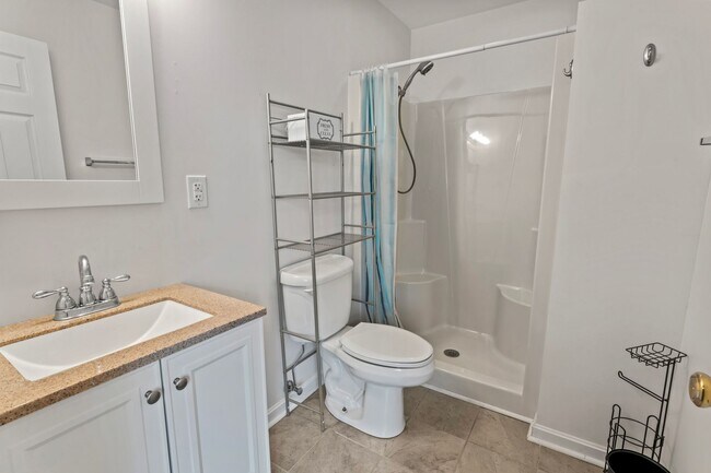 Building Photo - 5912 Mercury Dr