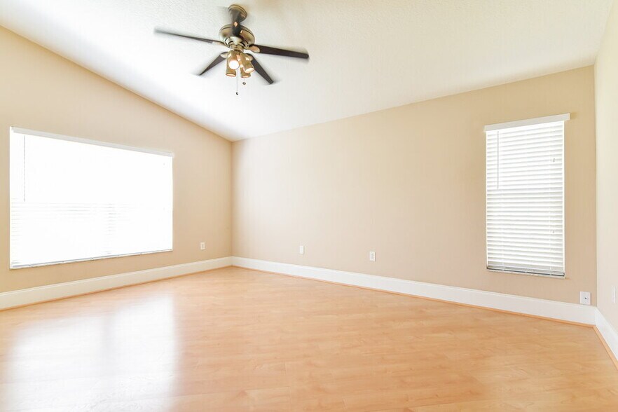 Building Photo - 5147 Pond View Ct