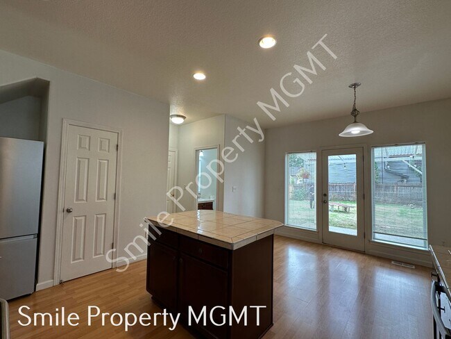 Building Photo - 6422 SE 137th Ave