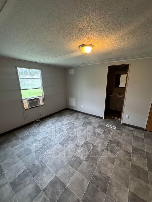 Building Photo - 270 Co Rd 213