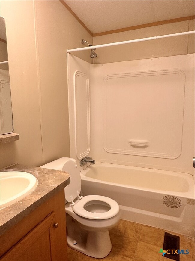 Building Photo - 208 Picasso Dr