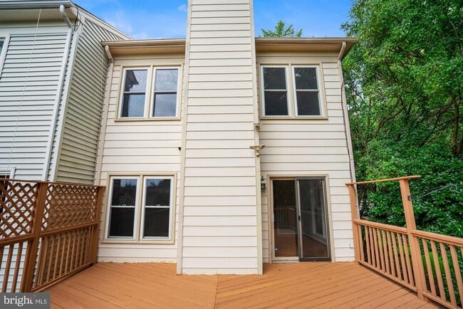 Building Photo - 5136 Glen Meadow Dr
