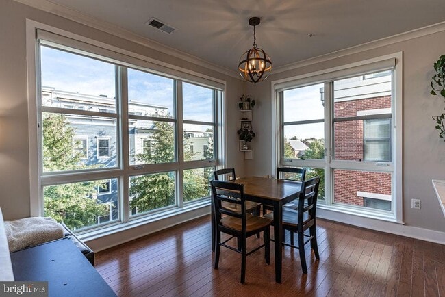 Building Photo - 815 N Patrick St