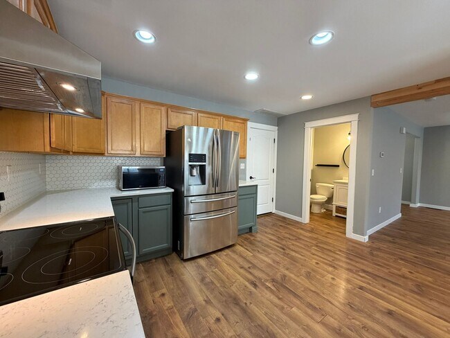 Building Photo - Spacious 4-Bedroom Home Near Lake Stevens in Desirable Noble Court
