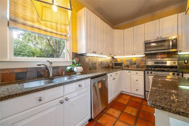 Building Photo - 6 White St NW