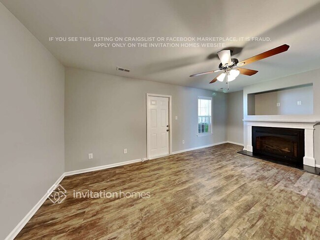 Building Photo - 121 Blackthorne Ct