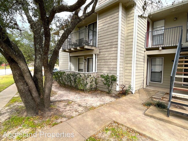 Building Photo - 1 br, 1 bath House - 1901 Holleman Drive W...