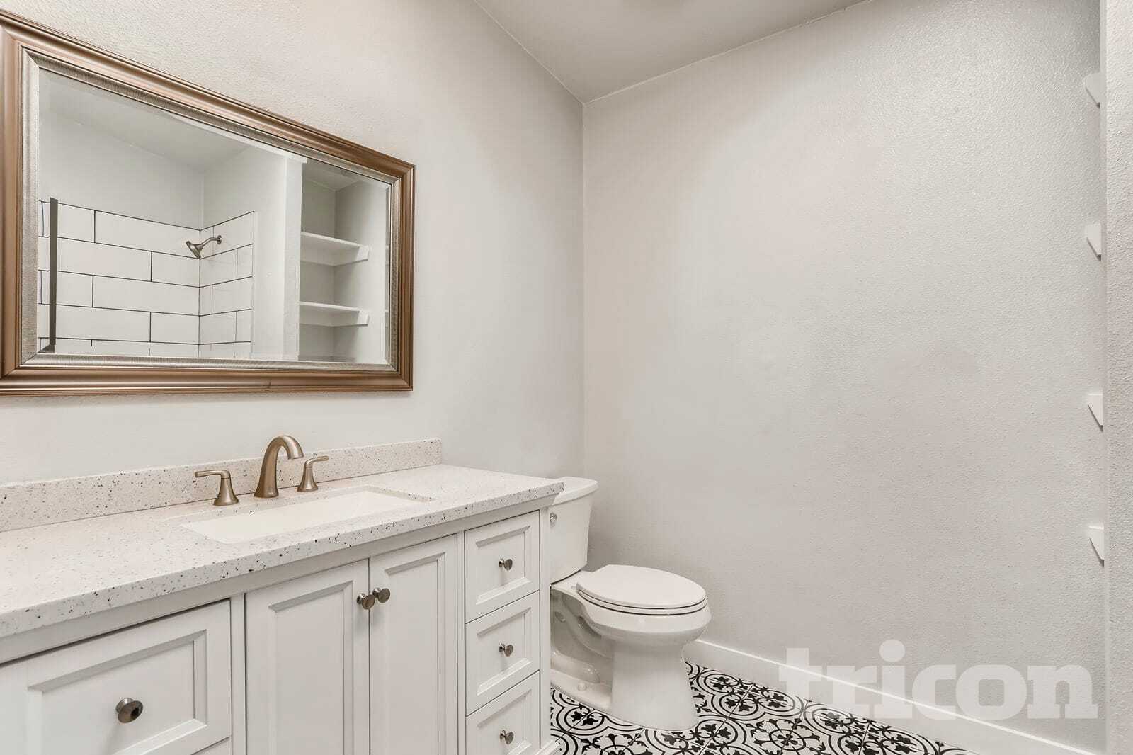 Building Photo - 1299 Mobile St