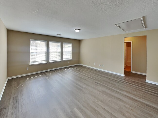 Building Photo - 18107 Quiet Ridge Ln