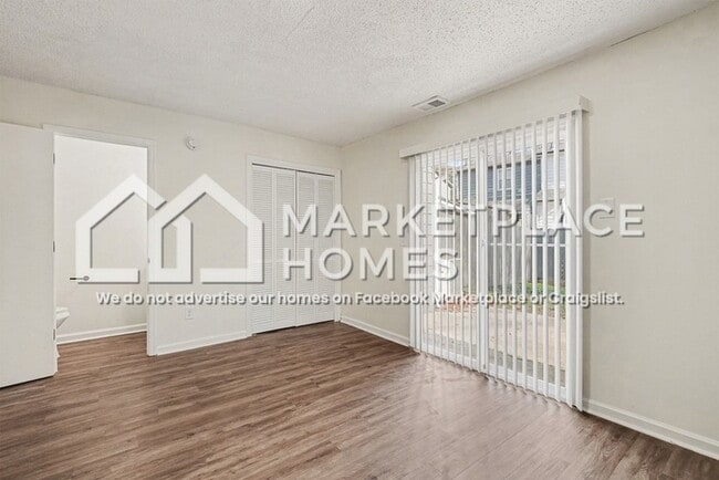 Building Photo - 5130 Lakeview Ct