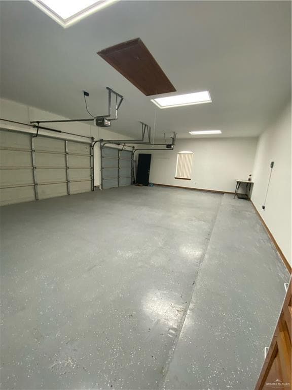 Building Photo - 22 San Sebastian St