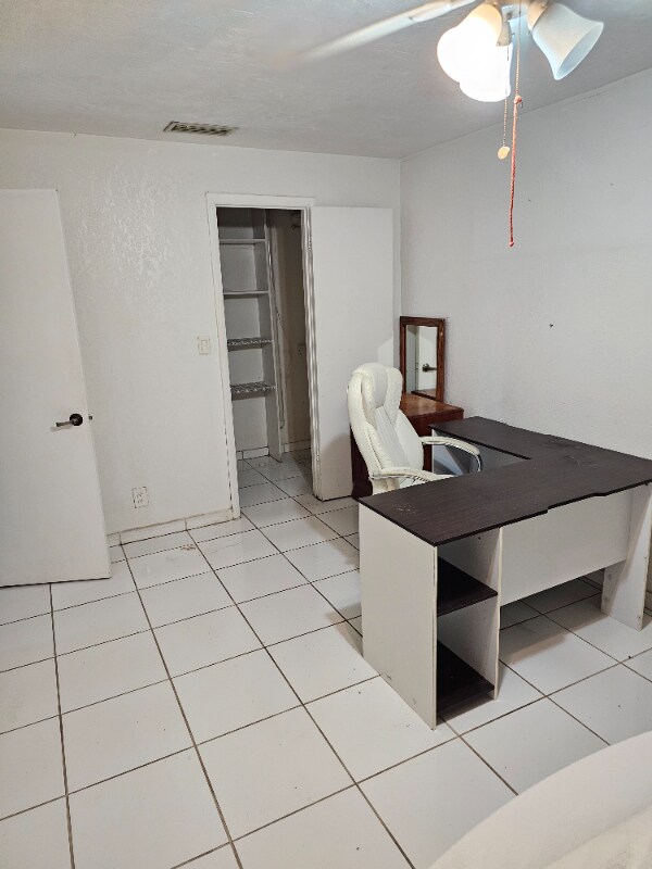 Building Photo - 740 Bluebird Ln